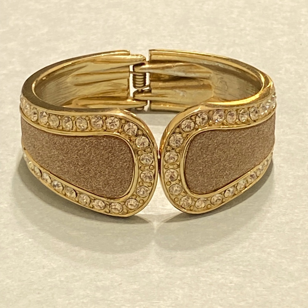 Charming Charlie‎ Bangle